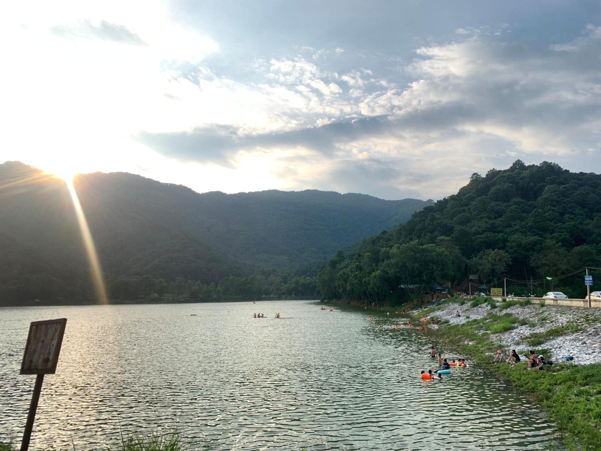 Chu Thien Homestay And Camping Hanoi Eksteriør bilde